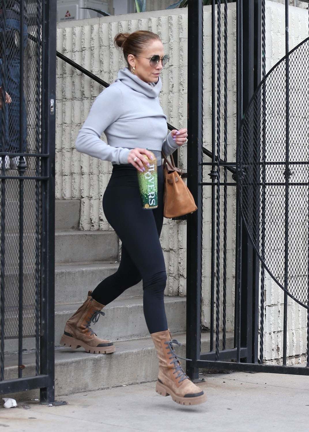 Jennifer Lopez's Rehearsal Outfit Includes Leggings and a Birkin