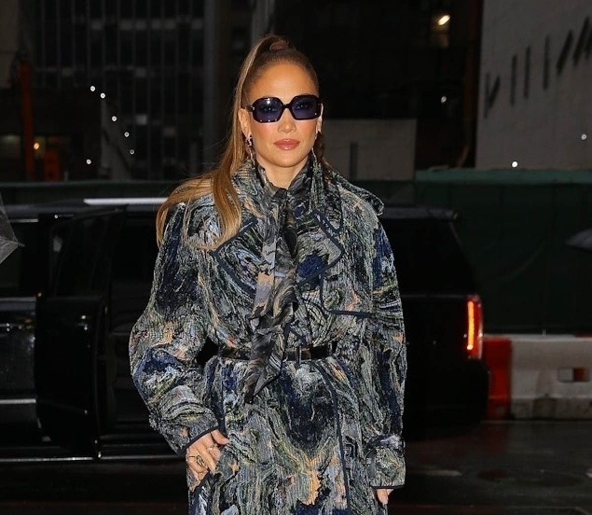 Jennifer Lopez showcases her professional skills as a celebrity in