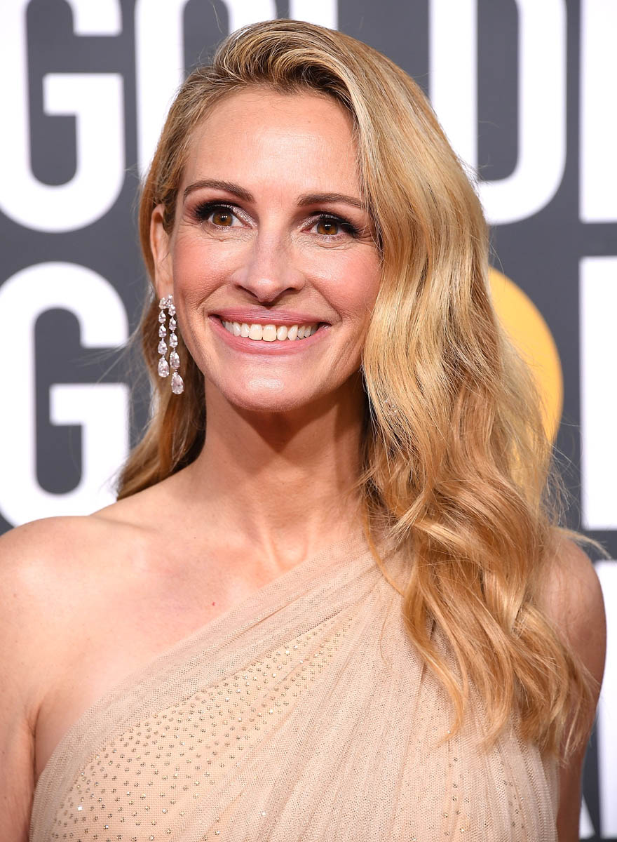 Julia Roberts was effortlessly cool at the 2019 Golden Globes as usual