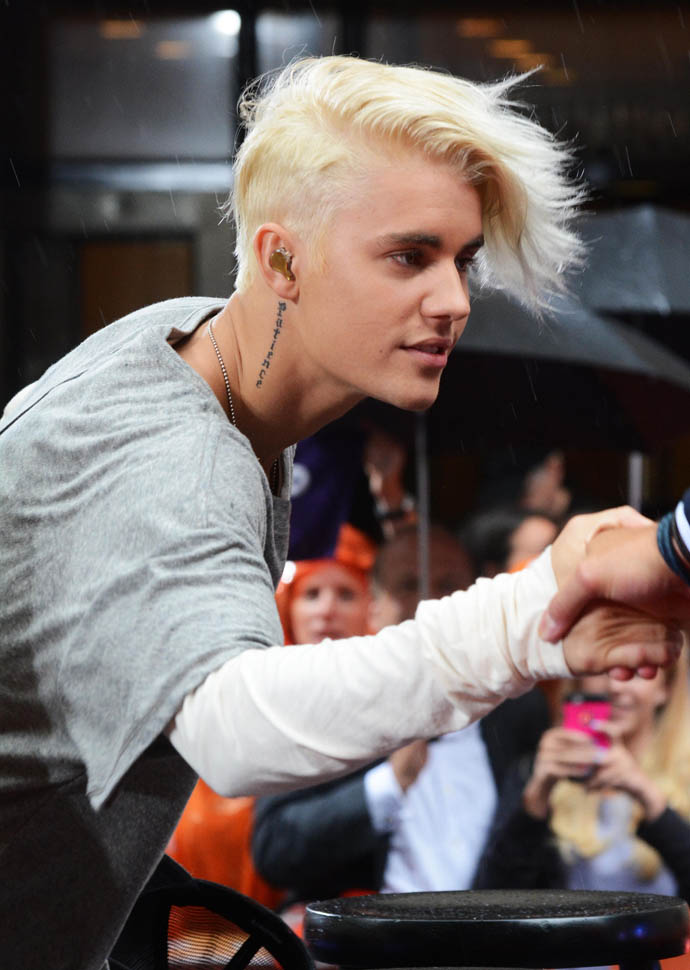 Justin Bieber Debuts Platinum Blonde Hair On The Today Show Lips Off