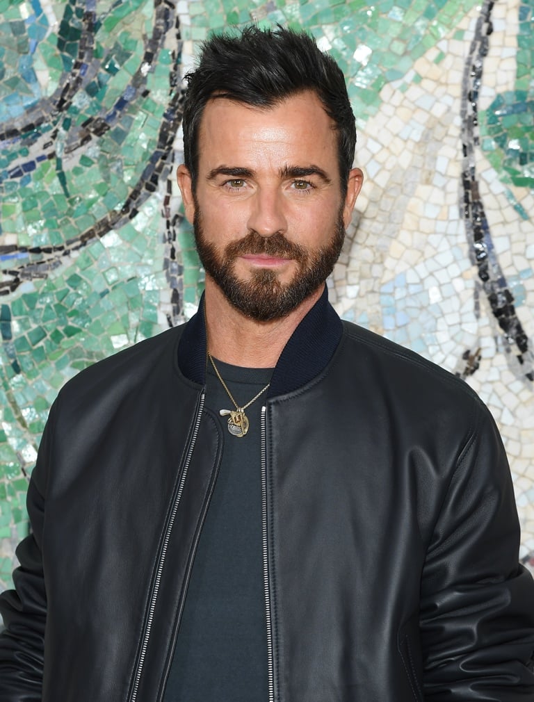 Single Justin Theroux has no one to “report back to”
