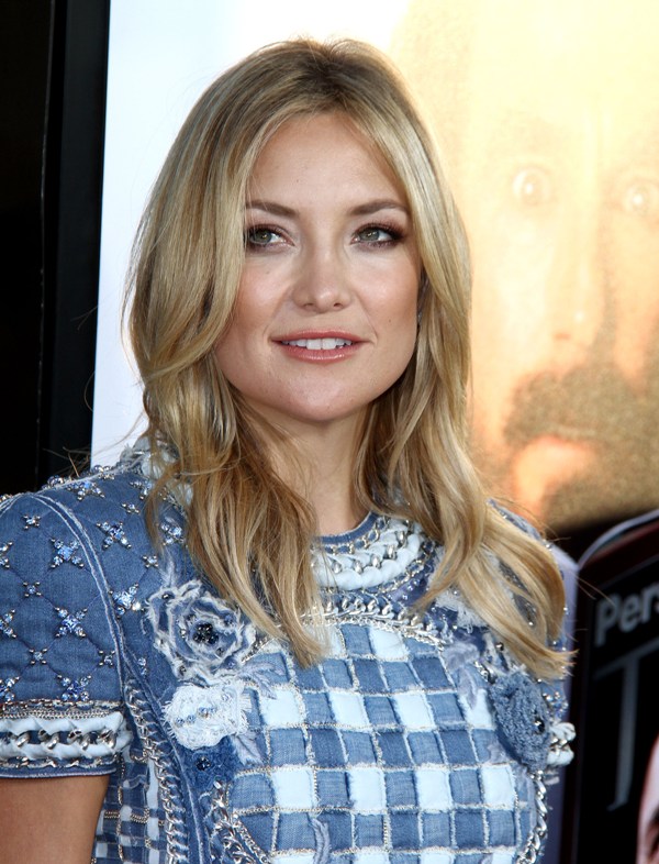 Kate Hudson hits the lemonade stand before the Clear History premiere ...