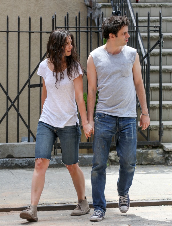 Katie Holmes holds hands with Luke Kirby on the set of Mania Days|Lainey  Gossip Entertainment Update