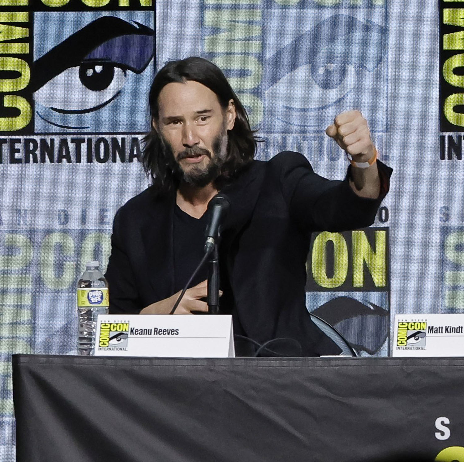 John Wick 4 teaser unveiled at San Diego Comic-Con, Keanu Reeves makes  surprise entry - India Today