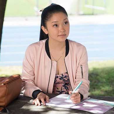 Lara Jean In To All The Boys I've Loved Before Becomes Popular ...