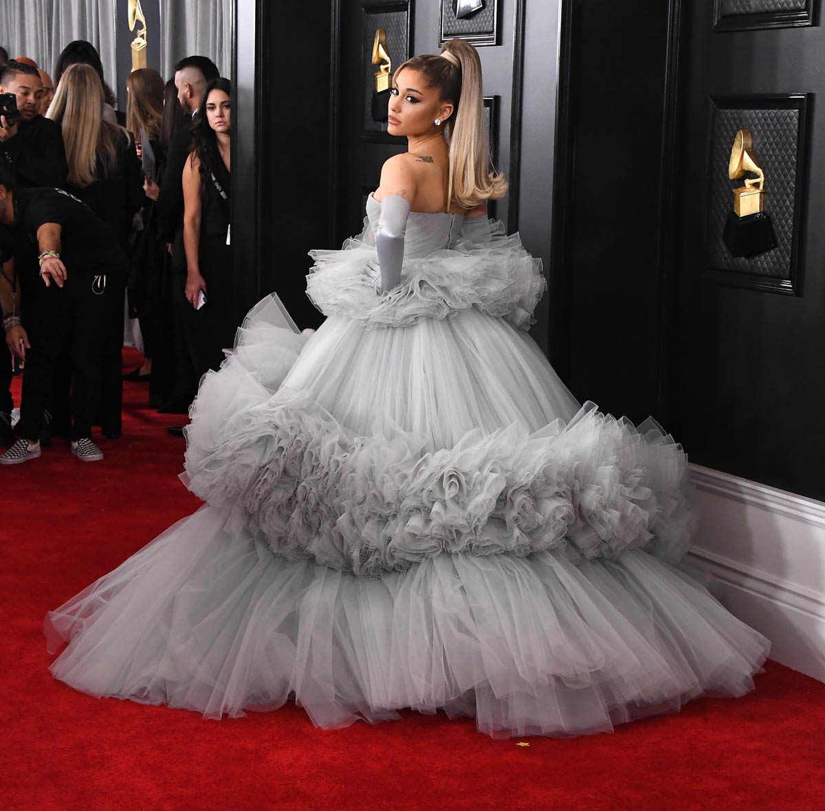 Lizzo and Ariana Grande stood out at the Grammys in over-the-top looks