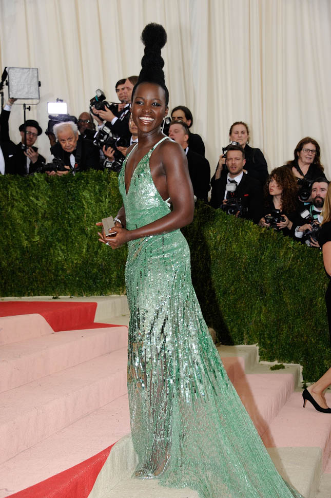 Lupita Nyong'o's hair is the 2016 MET Gala's best save|Lainey Gossip ...