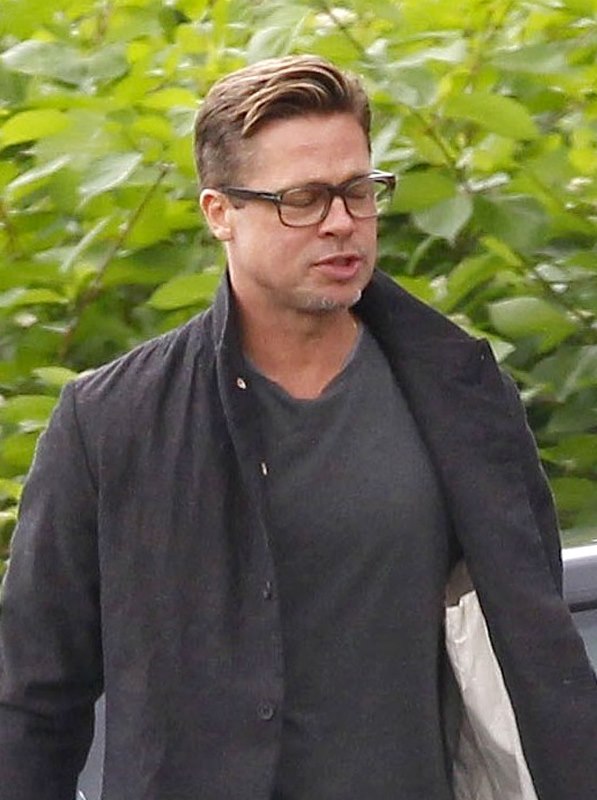 Brad Pitt With Short Hair And Glasses On The London Set Of