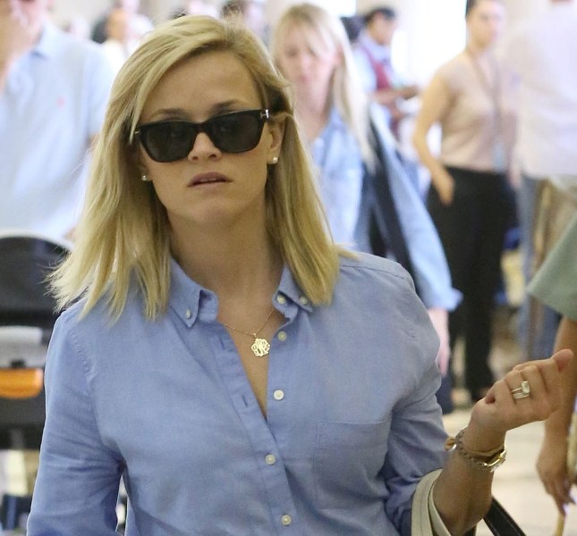 Reese Witherspoon’s monogrammed bag like Gwyneth Paltrow|Lainey Gossip ...