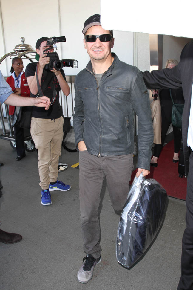 Jeremy Renner reportedly planning on releasing an album|Lainey Gossip ...