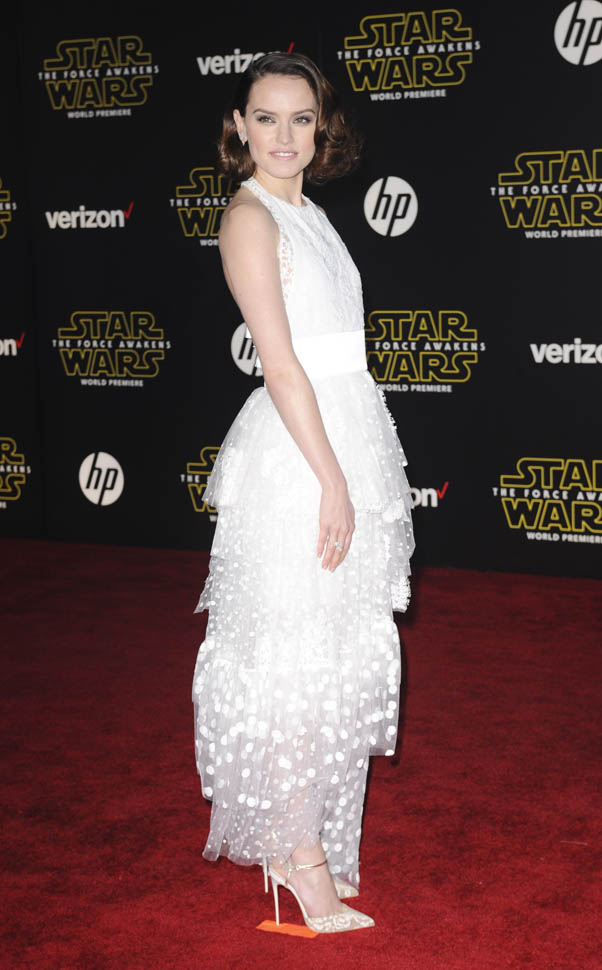 Daisy Ridley at the Star Wars: The Force Awakens Hollywood Premiere ...