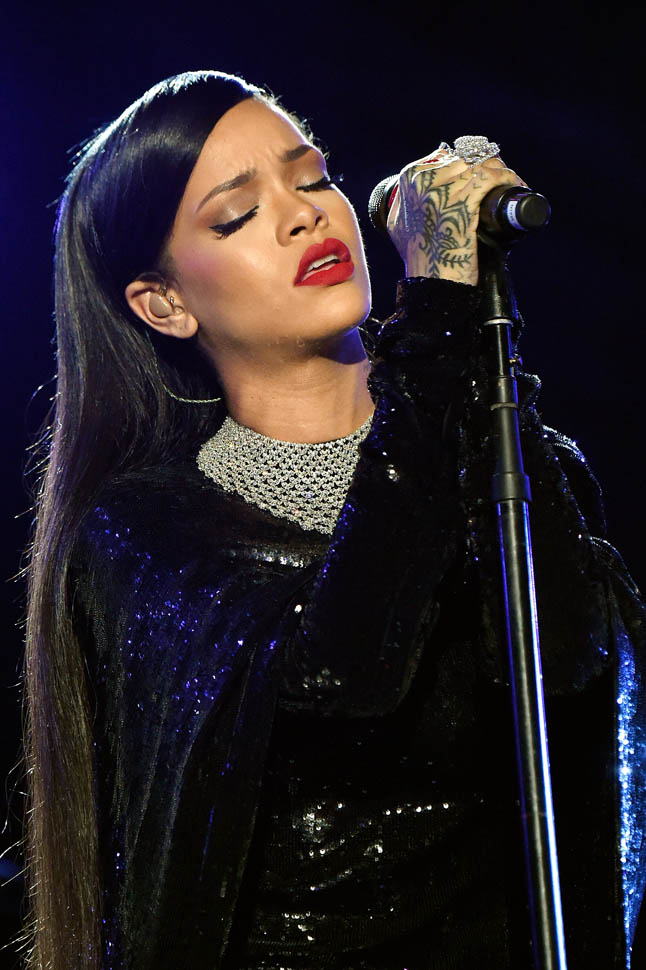 Rihanna and Eminem perform at the Concert for Valor November 2014|