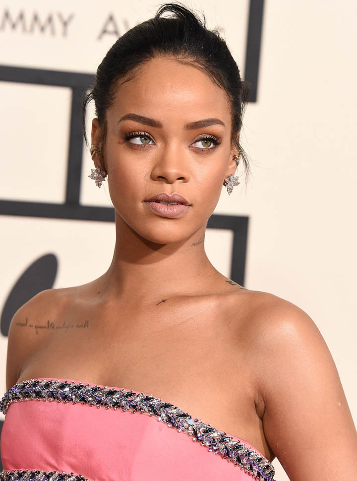 Rihanna’s Giambattista Valli at the Grammys 2015|Lainey Gossip ...