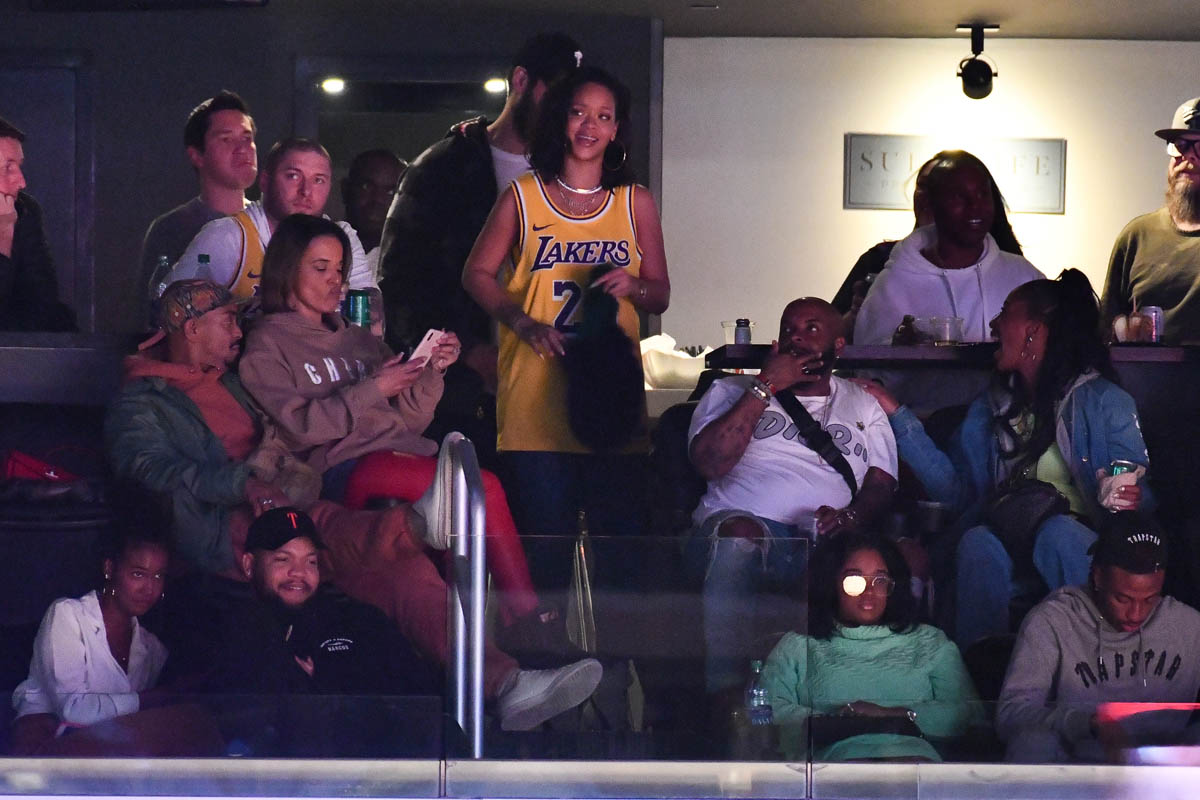 Rihanna eats french fries at LA Lakers basketball game in LA