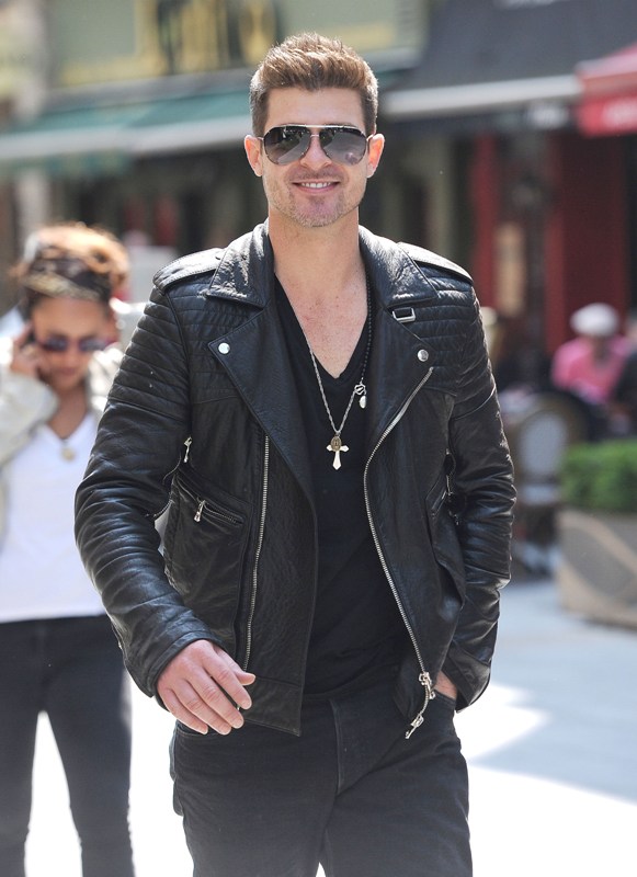 Robin Thicke in London at Capital Radio|Lainey Gossip Entertainment Update