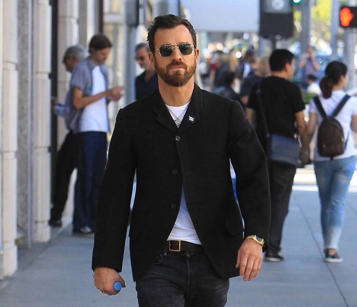 Exhausting Justin Theroux shops on Rodeo Drive
