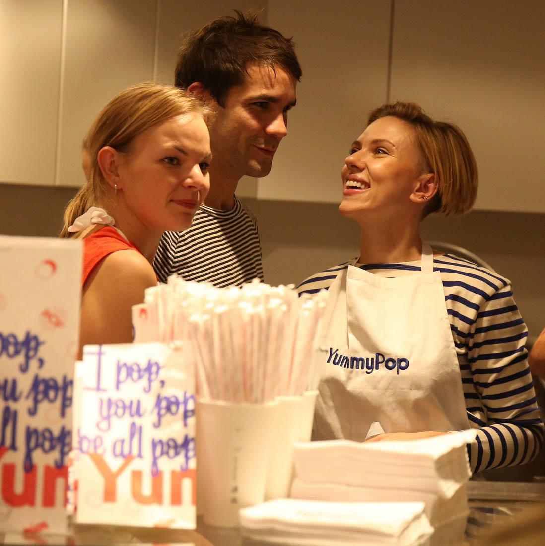 Scarlett Johansson opens gourmet popcorn shoppe called Yummy Pop in Paris with husband ...1098 x 1100