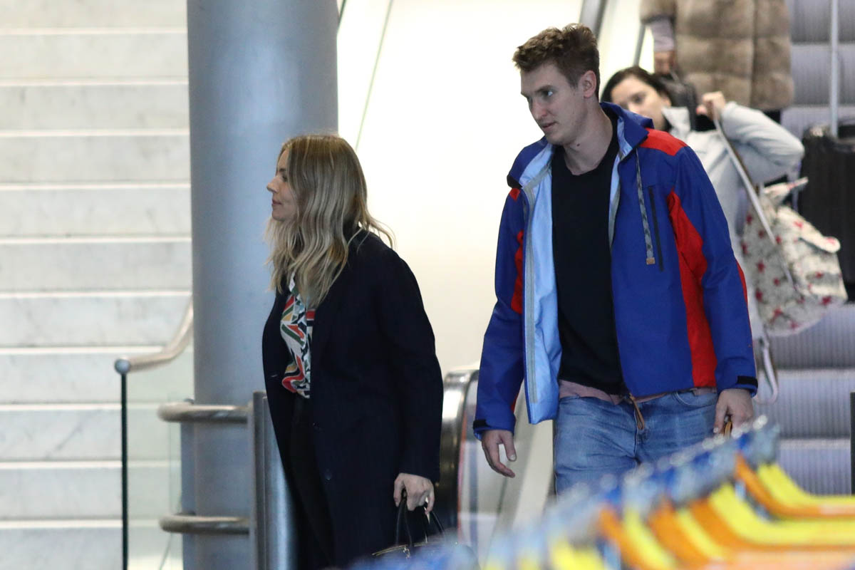 Sienna Miller travels with new boyfriend Lucas Zwirner1200 x 800