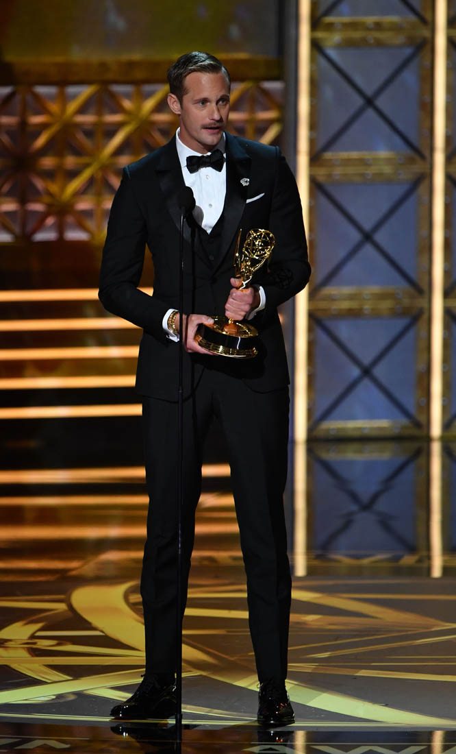 Alexander Skarsgard's 'stache thanks the girls at 2017 Emmys
