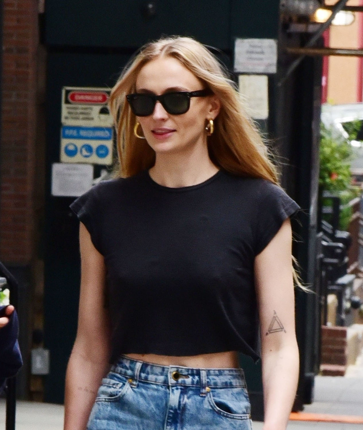 Taylor Swift and Sophie Turner step out in New York City – NBC Los Angeles