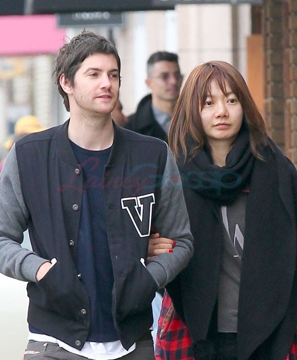 Bae Doo Na in a relationship with Jim Sturgess?