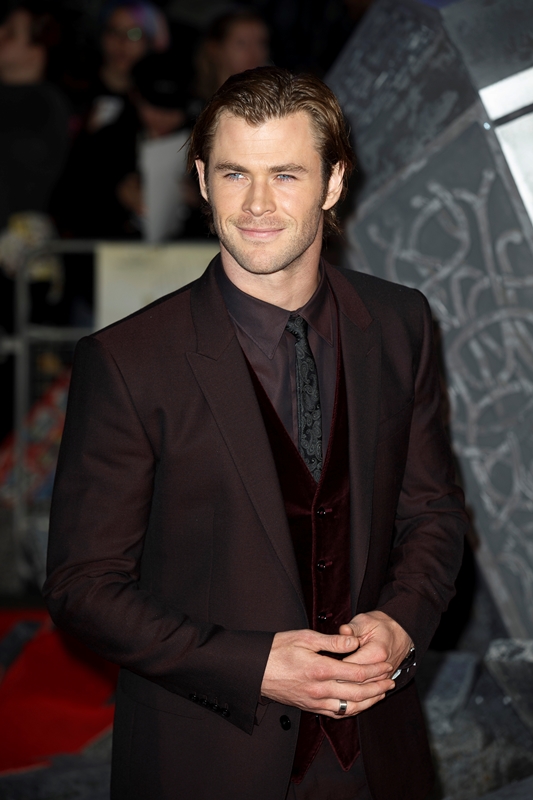Thor 2 UK premiere with Natalie Portman, Tom Hiddleston, Chris ...