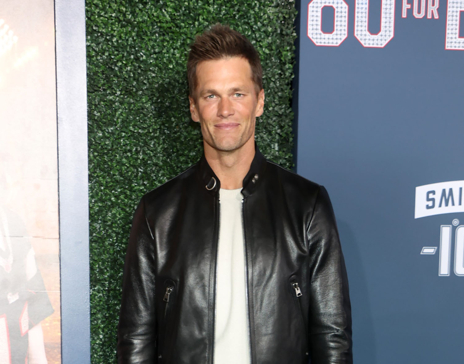 Tom Brady Does 1st Post-Divorce Red Carpet At '80 For Brady