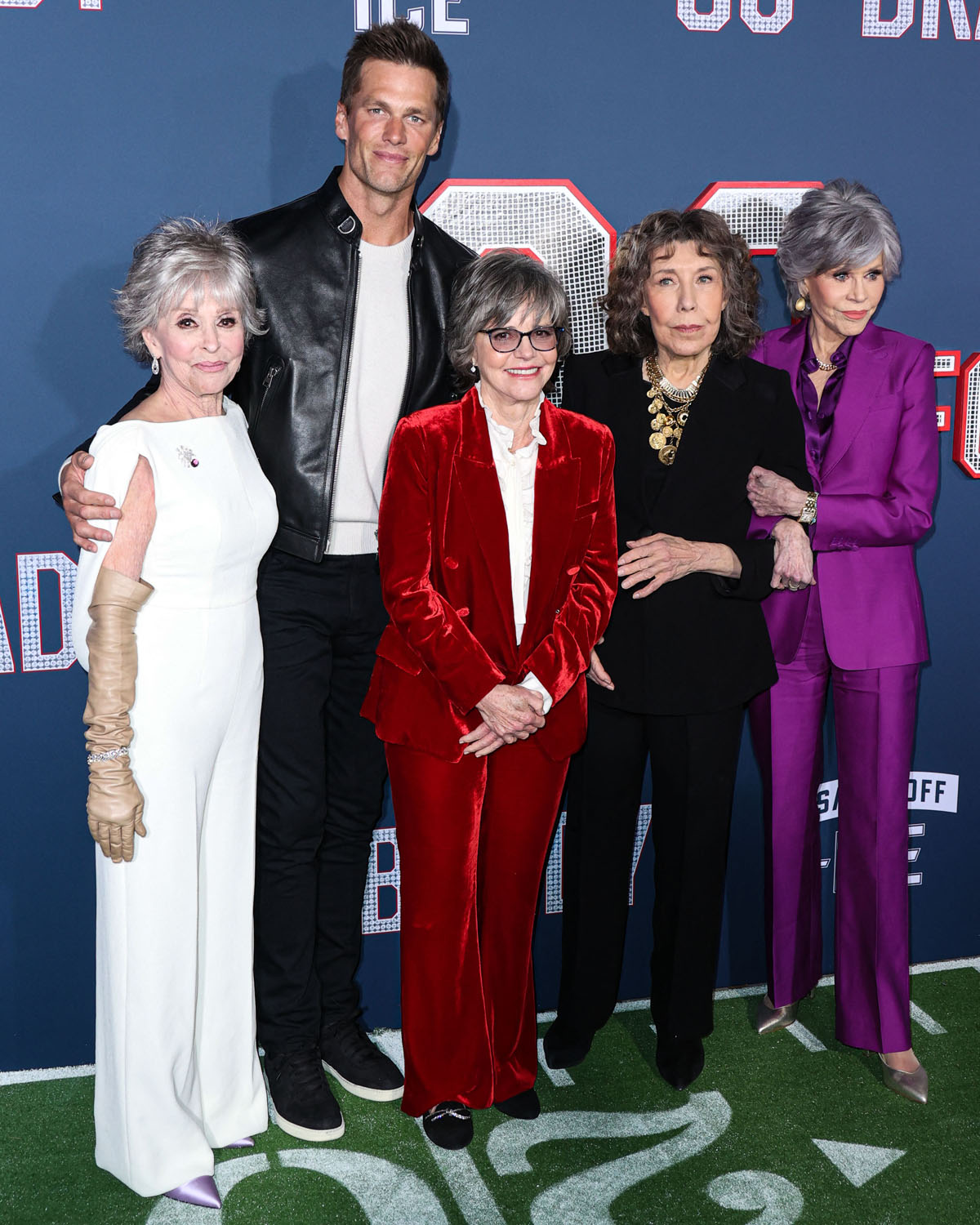 Tom Brady Does 1st Post-Divorce Red Carpet At '80 For Brady