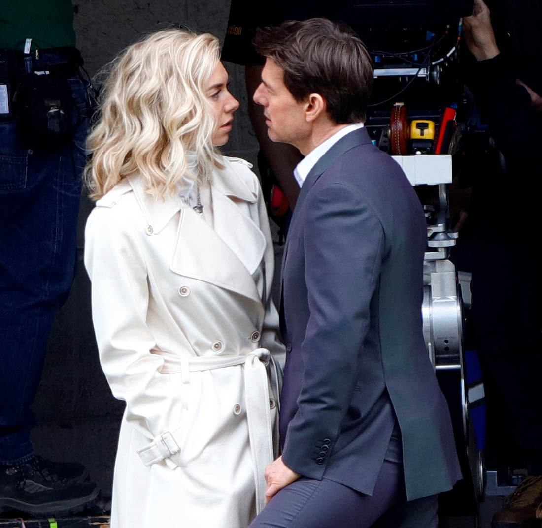 Tom Cruise kisses co-star Vanessa Kirby on Mission: Impossible 6 set