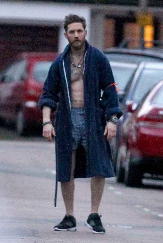 Tom Hardy runs in his underwear for Stand Up To Cancer|Lainey Gossip ...