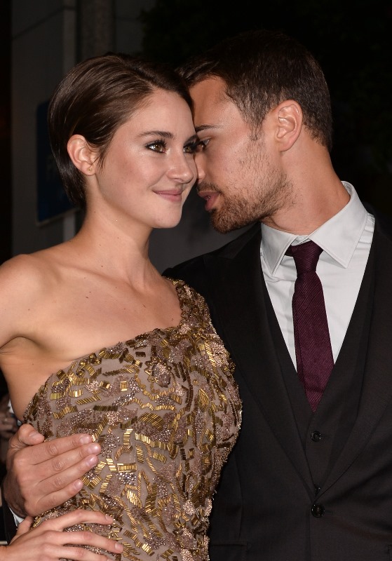 shailene woodley theo james divergent premieres pregnant allegiant zimbio insurgent entertainment banner trilogy premiere tris photostream fanpop summit tobias actors