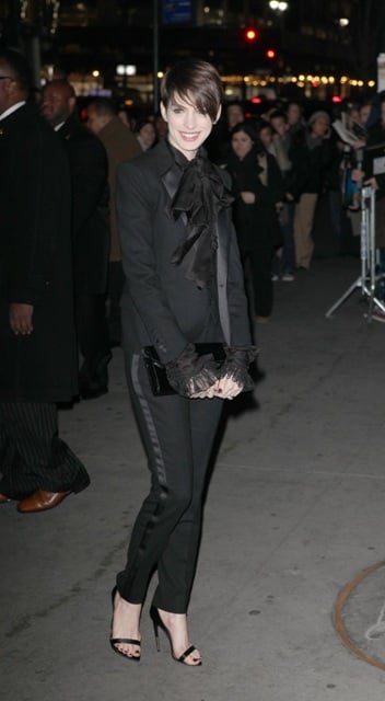 Anne Hathaway’s black ruffle tuxedo at the 2013 National Board of ...