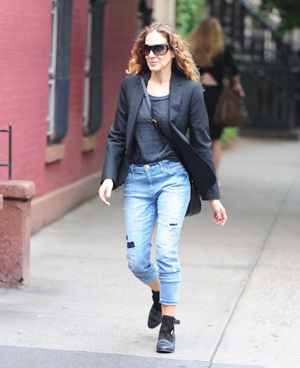 Sarah Jessica Parker’s pulled-up jeans|Lainey Gossip Lifestyle
